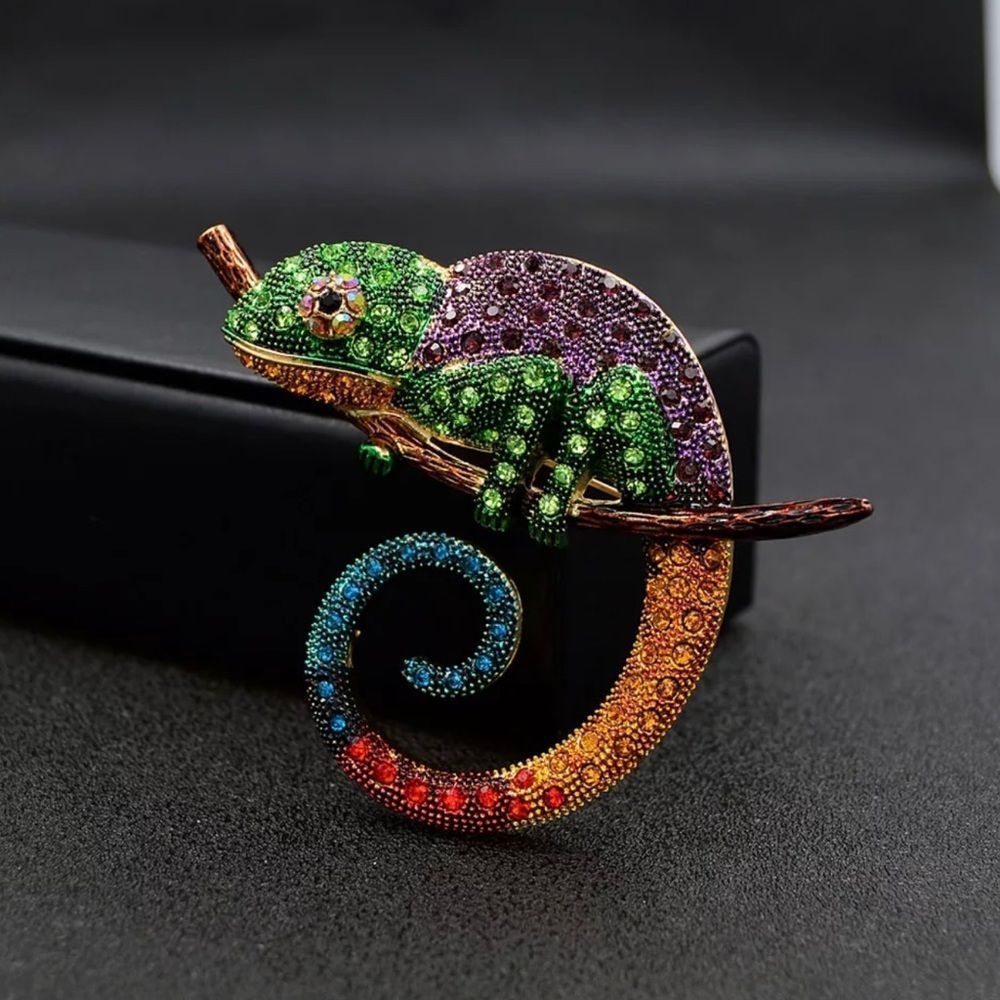 Cute Chameleon Brooch Pin With Rhinestones